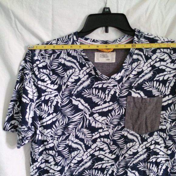 Free Planet Mens Hawaiin Print Pocket Tee, Size Lg - Picture 6 of 7